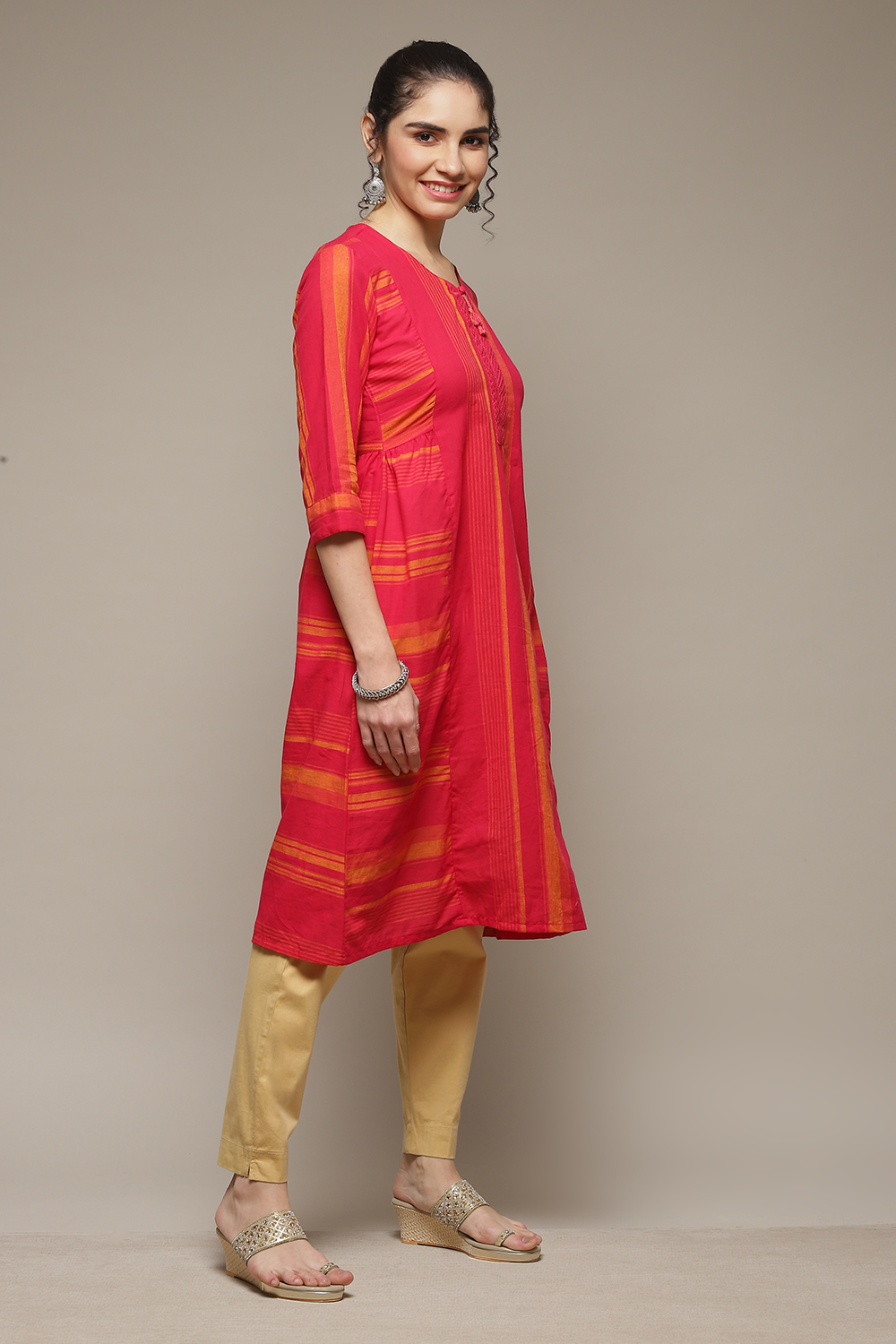 Fuschia Viscose Blend Straight Kurta image number 5